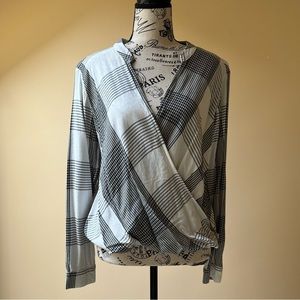 Splendid Patterned Wrap Shirt M